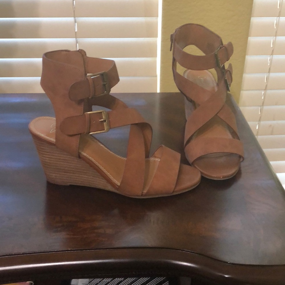 Comfortable sandal wedge shoes